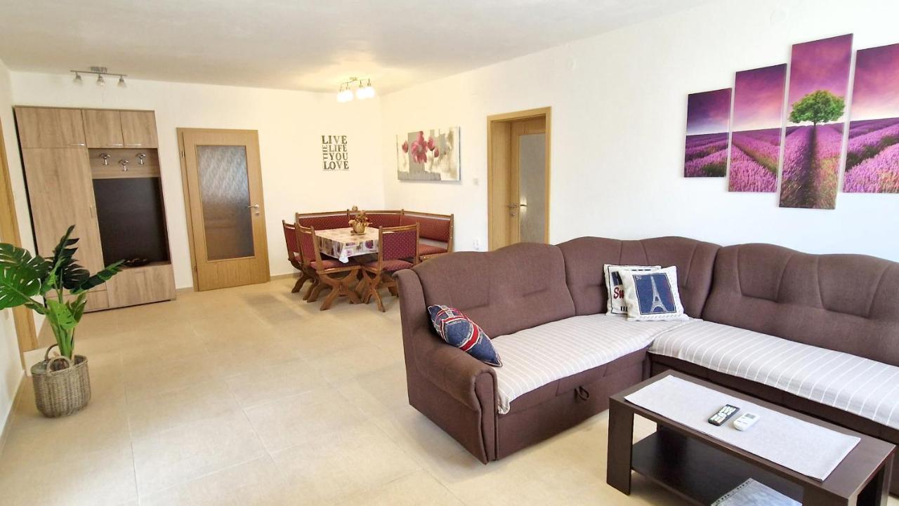 Apartament Katica *
